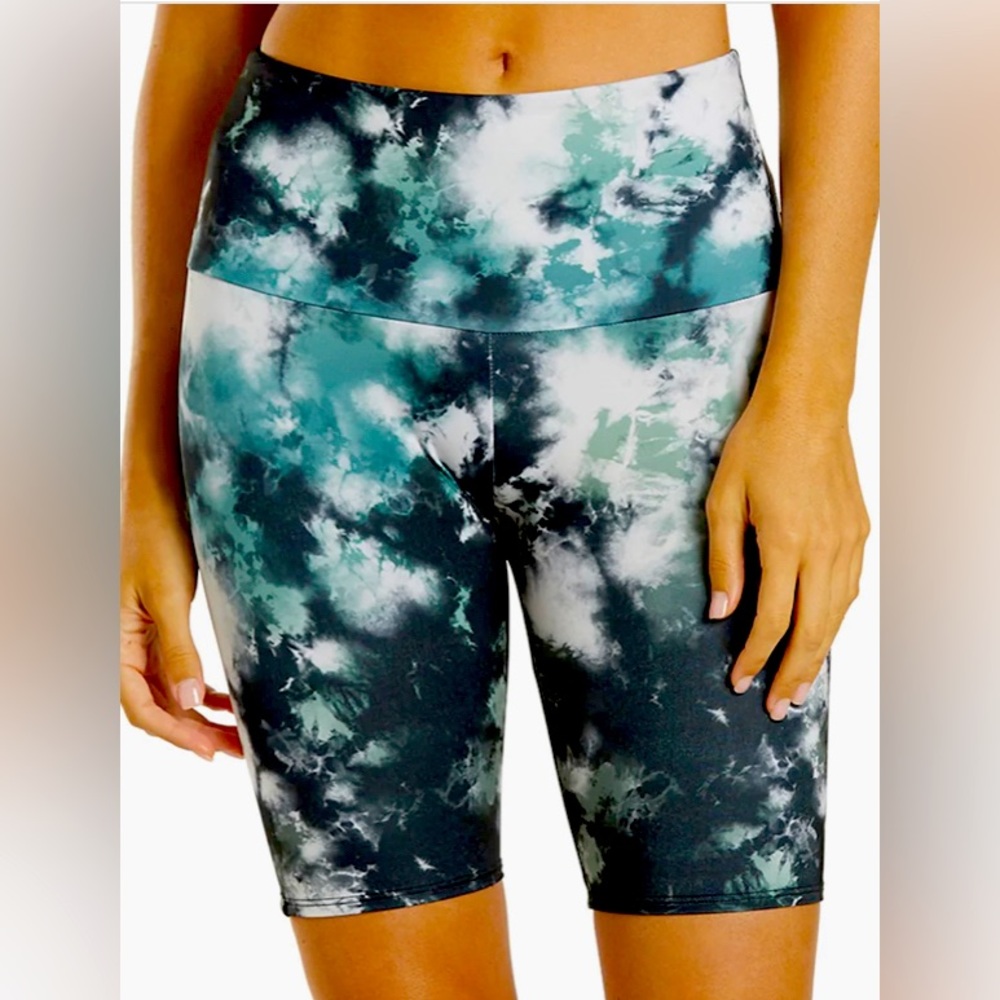 Onzie biker shorts NWT
